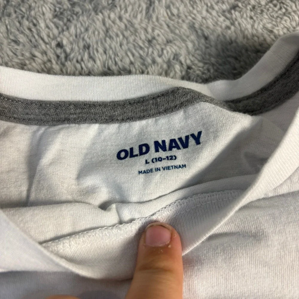 Old Navy Boys Large 10-12 Long Sleeve Crewneck T-Shirt Light Gray Casual Tee